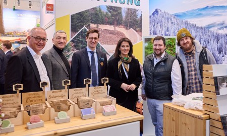 Bayerischer Wald als Partnerregion: Glanzauftritt auf der Reisemesse in München – MdL Dr. Ebner und Landrat Dr. Raith bei Eröffnung der f.re.e