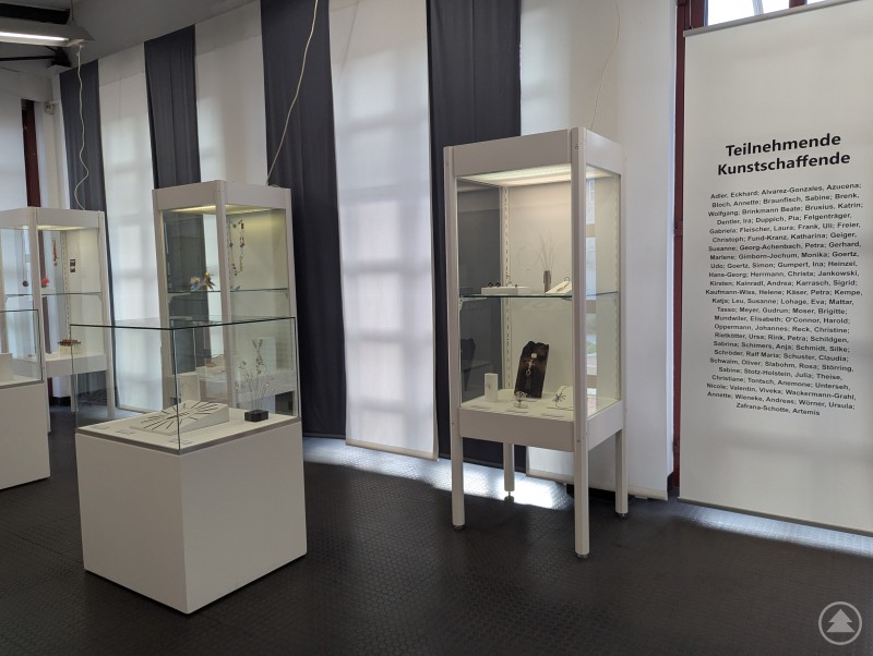 Gemeinsam haben die Kunstschaffenden eine absolut sehenswerte Ausstellung im Doppelpack zusammengestellt. Danke! Kunstschaffende der Ausstellungen FeuerWerk und morgens gedacht - abends gemacht im Deggendorfer Handwerksmuseum