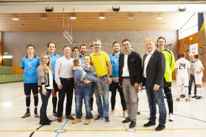 Firmen und Vereine kicken für die gute Sache