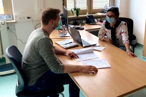 Im Zwei-Schicht-Betrieb gegen das Corona-Virus