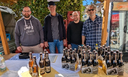 Viele Gäste und ein Korb voll Sonne beim Mettener Michaelimarkt