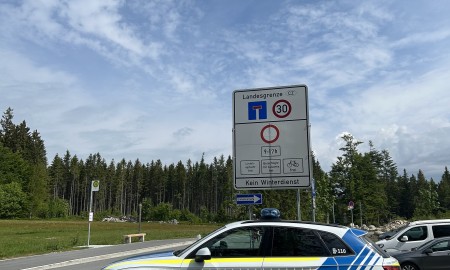 Igelbussaison gestartet: Polizei kontrolliert Zufahrt zur Buchwaldstraße