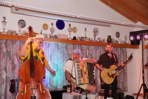 "Ungschminggd" zu Besuch in Haus im Wald