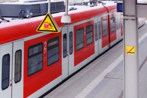 Bahnfahnder stellen Dopingmittel, Rauschgift, Cannabis und Waffe sicher