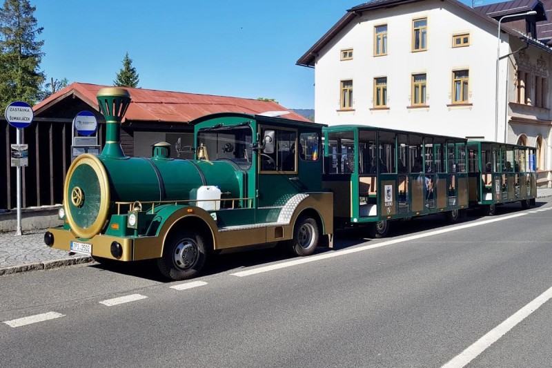 Flyer/Grafik zum Event: Mit der Bimmelbahn unterwegs zum Schwarzen See am Fr., 27.06.2025 - So., 28.09.2025