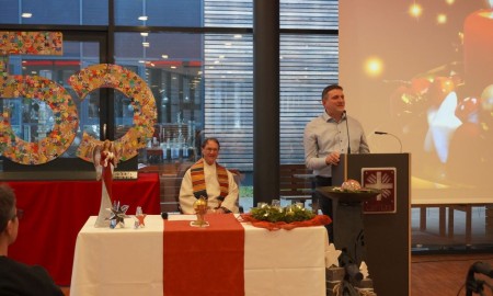 Adventsgottesdienst im Zeichen von Licht und Hoffnung &ndash; 50 Jahre Wolfsteiner Werkst&auml;tten