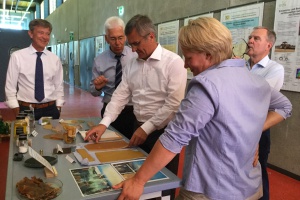 KoNaRo punktet mit Silage Abdeckung zum Verfüttern und Raps-Asphalt