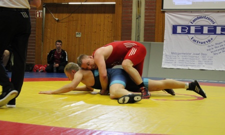 Ringen: Berchtesgaden entführt Sieg aus Mietraching