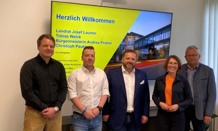 Das ist die Zukunft“ – Landrat Laumer und Bürgermeisterin Probst besuchen den  zukünftigen Telenotarztstandort in Bogen