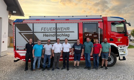 MdL Josef Heisl im Austausch mit Feuerwehr Heindlschlag