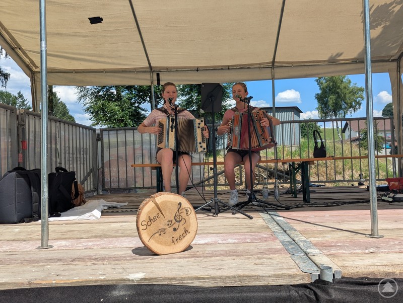 Das Duo Zwei Musikerinnen des Duos