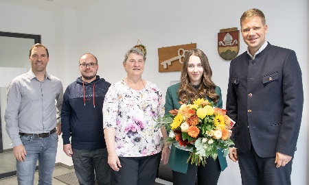 Gratulation zu exzellentem Abschluss