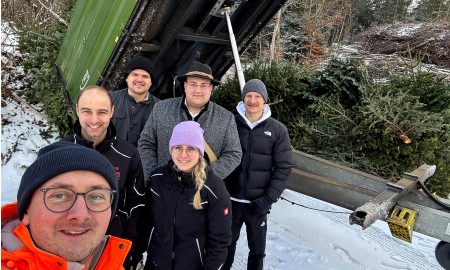 JWU Freyung sammelt über 200 Christbäume ein