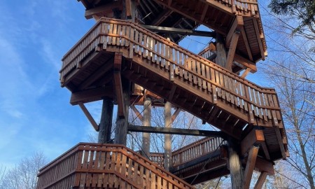 Aussichtsturm im Tier-Freigelände ist fertig saniert