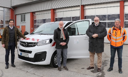 Erstes Elektrofahrzeug für städtischen Bauhof