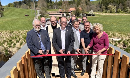 Neuer Steg an der Ohm&uuml;hle offiziell er&ouml;ffnet