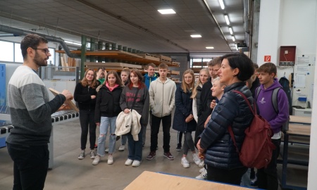 Grafenauer Realschüler informieren sich über den Schreinerberuf