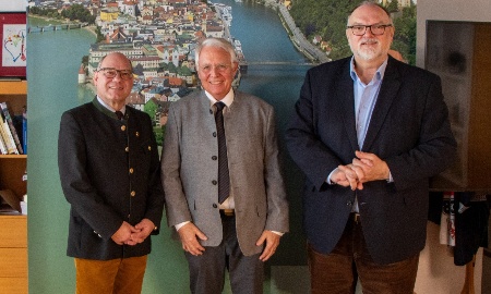 Lamplbruderschaft zu Gast im Rathaus Passau