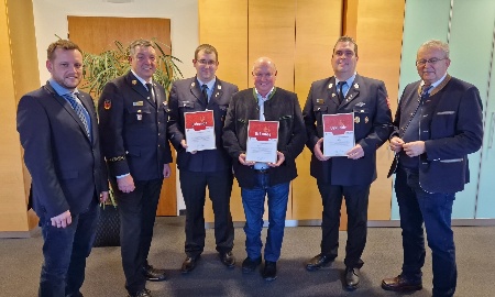 Ehrung der Freiwilligen Feuerwehr Leiblfing durch Landesfeuerwehrverband Bayern  –  „Die Königsdisziplin des Ehrenamt ist die Feuerwehr“