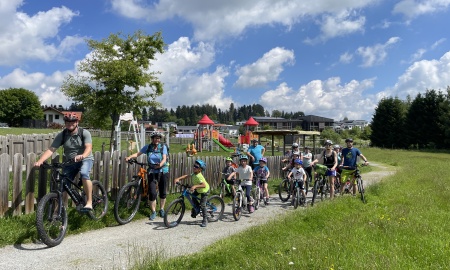 Landkreis Freyung-Grafenau feiert STADTRADELN-Halbzeit: 200 Personen knacken die Marke von 30.000