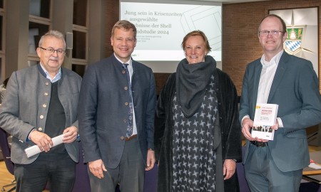 Die Jugend ist optimistisch und steht hinter der Demokratie