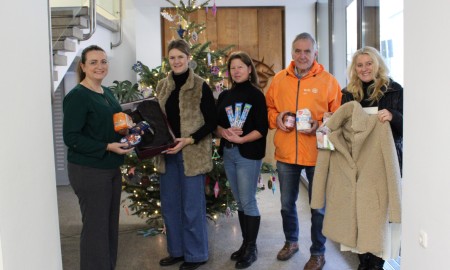 Geben macht gl&uuml;cklich: Mitarbeitende der Arbeitsagentur spenden f&uuml;r Caritas Passau