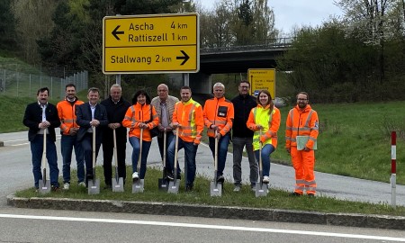 Letzter Spatenstich f&uuml;r Landrat Josef Laumer in Rattiszell