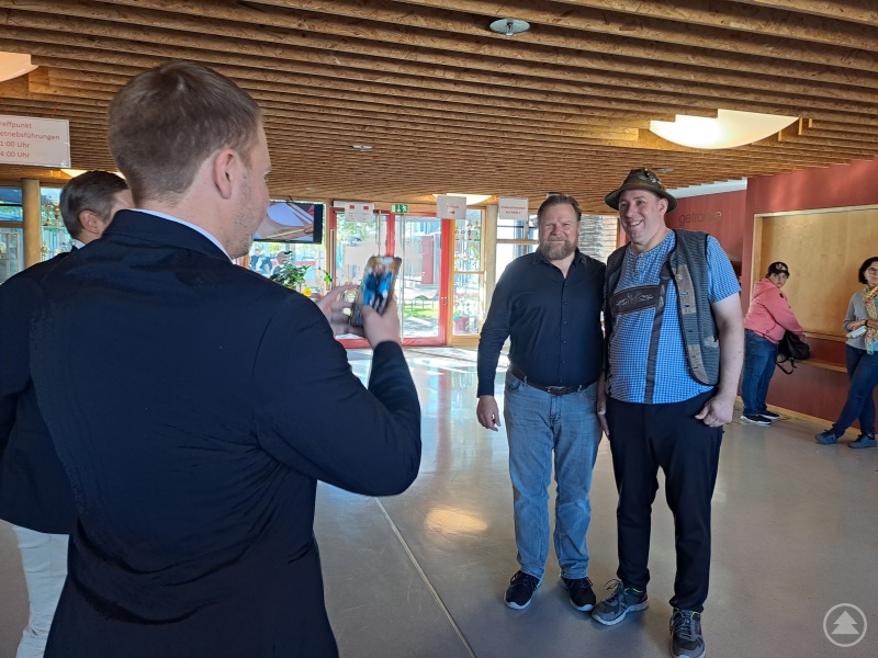 Selfies mit Michael Alexander Grimm waren sehr gefragt. Christoph kennt den Schauspieler aus den „Rosenheim Cops“ ganz genau.