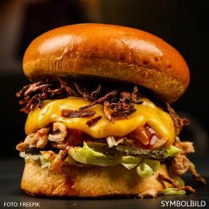 1 Essensgutschein für einen Burger