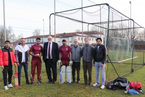 Cricket Club Passau freut sich über „Cricket-Käfig“