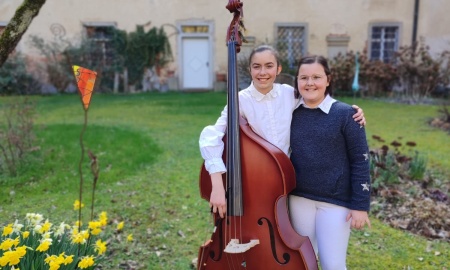 Zwölfjährige Kontrabassistin erfolgreich bei  österreichischem Wettbewerb „Prima la  Musica“