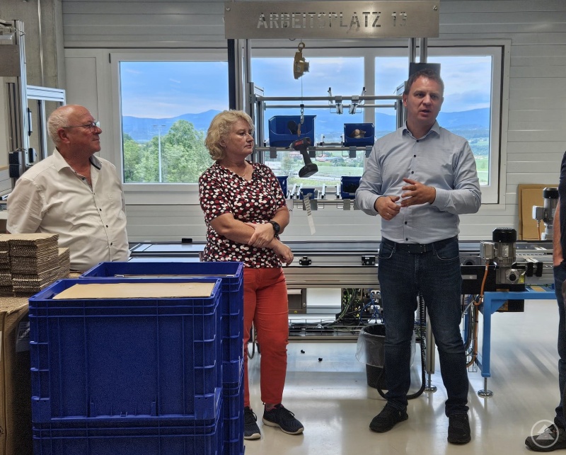 Iggensbacher Bürgermeister Wolfgang Schwarz, SPD-Bundestagsabgeordnete Rita Hagl-Kehl, Geschäftsführer FENECON Franz-Josef Feilmeier