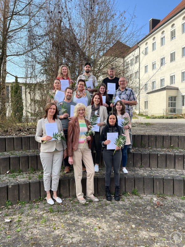 Vorne Mitte: Die Dozentin, Hannelore Josuks. Vorne Mitte: Die Dozentin, Hannelore Josuks.