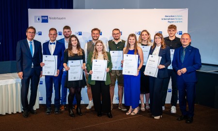 Über 400 neue Fachkräfte gestalten den Wandel – 24 Absolventen aus dem Landkreis Freyung-Grafenau