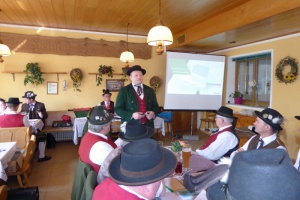 Trachtler informieren sich über neues Online-Vereinsverwaltungssystem