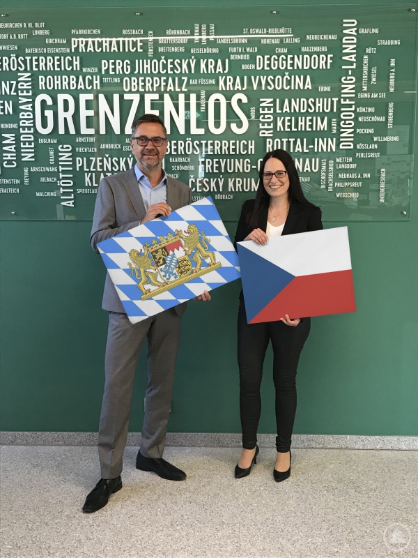 Jaroslava Pongratz, Netzwerkmanagerin Bayern – Böhmen, Europaregion Donau-Moldau und Bertram Vogel, Geschäftsführer Niederbayern Forum