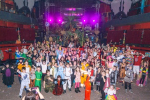 Tanz auf dem Vulkan - Karate-Kids erobern das „Vulcano“