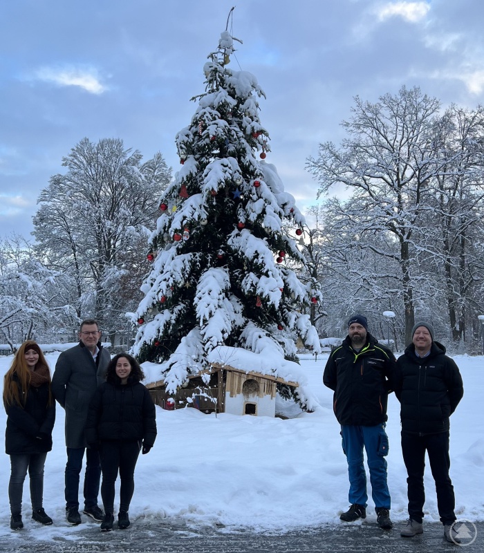 v.l. Ergotherapeutin Saskia Draxinger, Krankenhausdirektor Uwe Böttcher, Ergotherapeutin Sofia Papadopoulou, stelv. Leiter Arbeits- und Ergotherapie Josef Maier, Ärztlicher Direktor Prof. Dr. med. Johannes Hamann