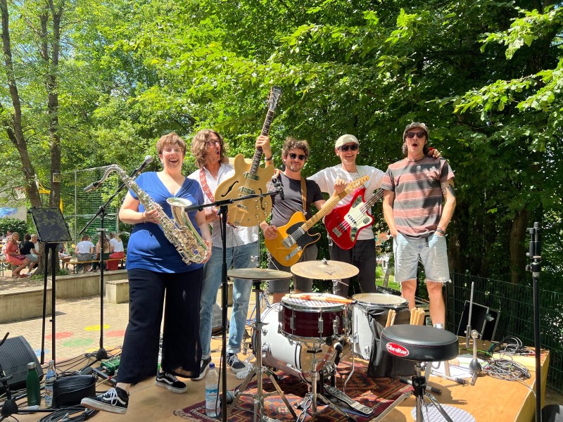 Flyer/Grafik zum Event: ChillOut - Konzertreihe mit "WOODEN PINK" am Mi., 23.10.2024