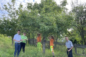 Aktion „Gelbe Bänder“ im Markt Schönberg