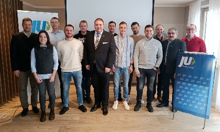 Christoph Weishäupl bleibt Ortsvorsitzender der JU Freyung