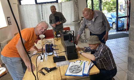 Reparaturcafé im Kunstraum Waldkirchen feiert seinen ersten Geburtstag