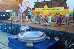 Mit dem „Reiseunternehmen Spiel und Spaß“ in die Ferien