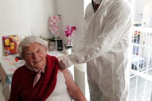 Erste Covid-19-Impfung im Landkreis Freyung-Grafenau - Impfkampagne erfolgreich gestartet!