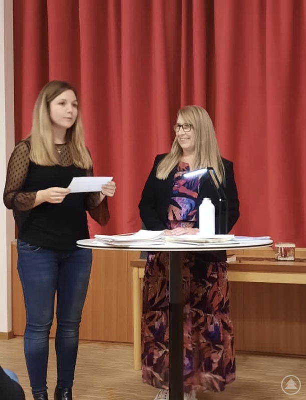 Simone Weiß mit Dagmar Isabell Schmidbauer