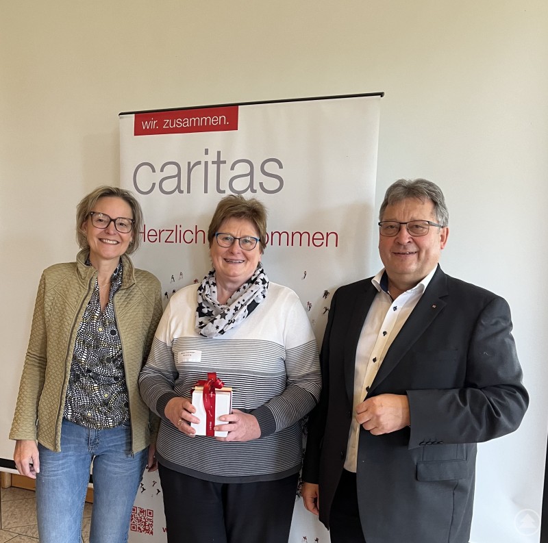 Andrea Anderlik, Waltraud Himpsl-Philibert (Pfarr-Caritasverein Winhöring), Konrad Niederländer