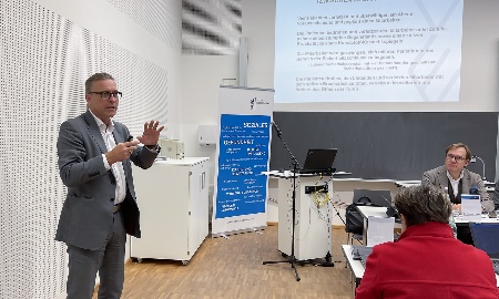 Nach Geiselnahme am BKH Straubing: Ärztlicher Direktor informiert Bezirkstag