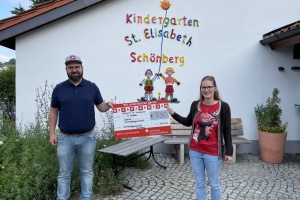 Spendenübergabe der Wirtschaftsgemeinschaft Schönberg