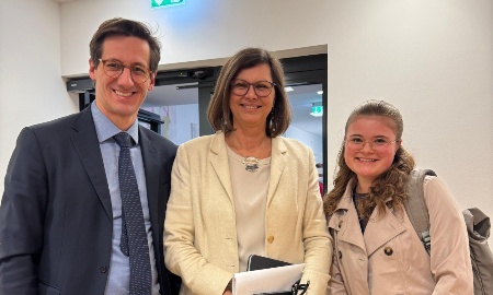 Sch&uuml;lerpraktikum im Landtag: Maria Liebl erlebt Politik hautnah