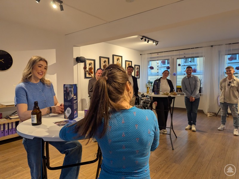 Gemeinsam lachen, lernen und wachsen können: Das macht das Leben als Solo-Selbstständige nicht nur leichter, sondern auch schöner. Netzwerktreffen für Selbstständige in Deggendorfer Musikschule Klangwelt
